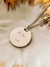 Charger l&#39;image dans la galerie, Collier une Médaille « A la vie » - Archive