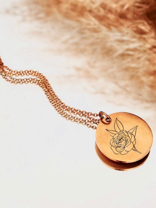 Collier une Médaille Fleur Camélia