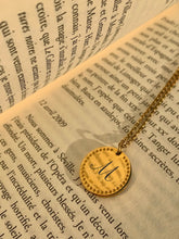 Charger l&#39;image dans la galerie, Collier une Médaille poinçonnée à personnaliser