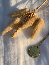 Charger l&#39;image dans la galerie, Collier une Médaille poinçonnée à personnaliser