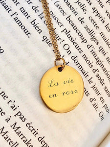 Collier une Médaille « La vie en rose »