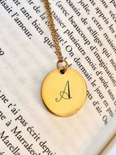 Charger l&#39;image dans la galerie, Collier une Médaille Lettre Initiale