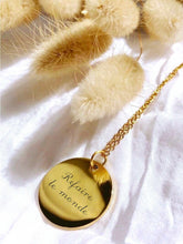 Charger l&#39;image dans la galerie, Collier une Médaille &quot;Refaire le monde&quot;