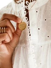 Charger l&#39;image dans la galerie, Collier une Médaille &quot;Instant présent&quot;
