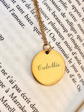 Charger l&#39;image dans la galerie, Collier une Médaille « Culottée »