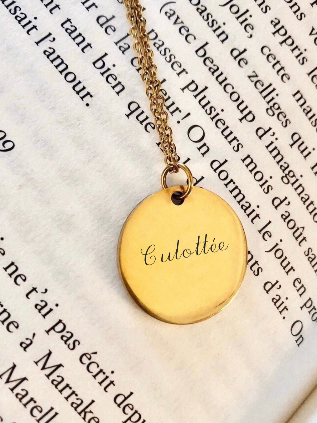 Collier une Médaille « Culottée »
