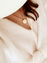 Charger l&#39;image dans la galerie, Collier une Médaille &quot;Avec le temps&quot;